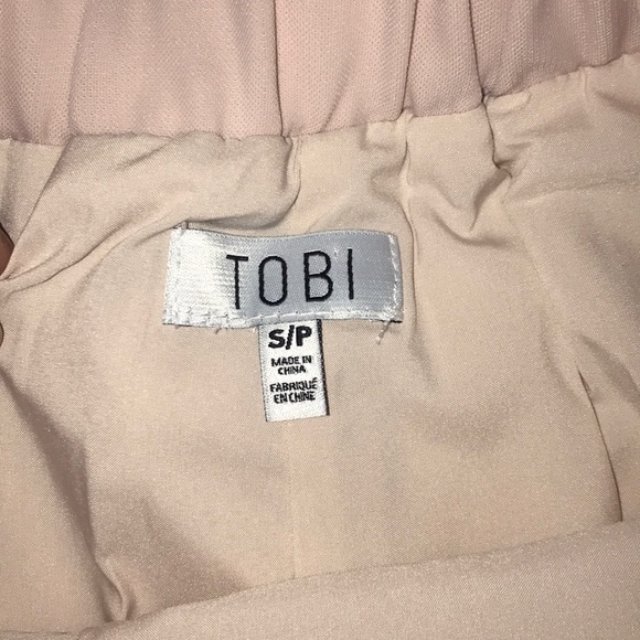 •Light pink high waisted shorts• - Picture 2 of 4